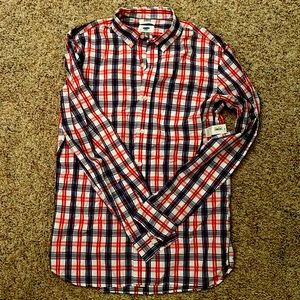 Old navy men’s small slim fit long sleeve button-down shirt. NWT.